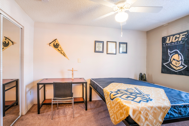 Bedroom - Knight Circle Apartments