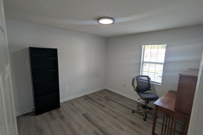 Bedroom - 1 room for rent in 2 bedroom apartment