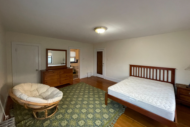 Master - Large rooms near Tufts