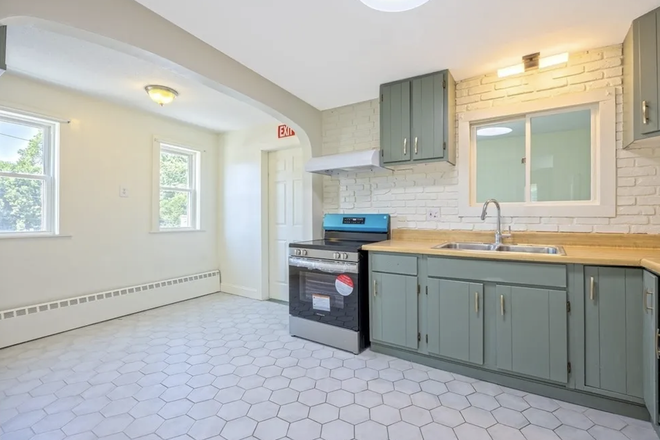 kitchen - Spacious, Clean, Cozy room in a beautiful neighborhood Apartments