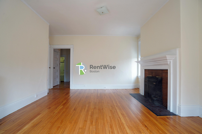 1 - AUG 2026-Sweet Central Sq 1 bed, H/HW Inc. No Broker Fee