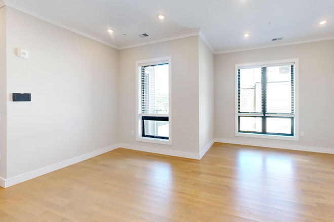 . - **NO BROKERS FEE!!** Stunning 4 Bed / 3 Bath w/ LAUNDRY IN UNIT! Available NOW!! Apartments