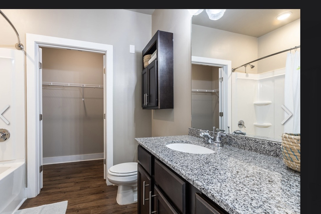 bathroom - Eastern On 10th Apartments