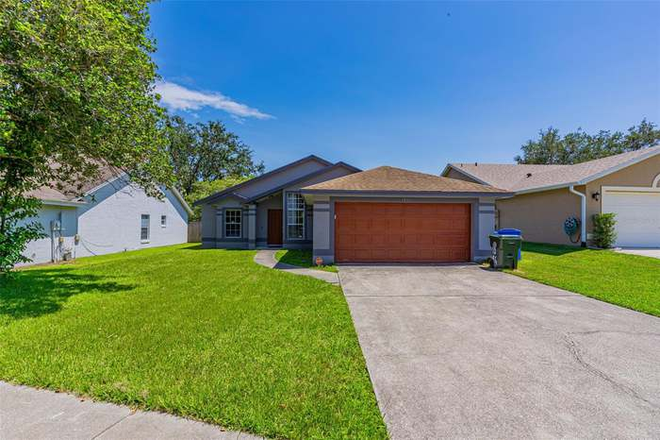 Exterior of The Home - Bedrooms For Rent! 10 minutes away from UCF! (FEMALES ONLY)
