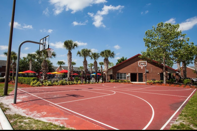 Basketball court - Sublease CAMPUS CROSSING FULLY FURNISHED Townhome