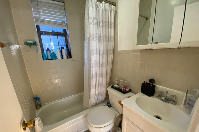 Call NOW for showings! 617-236-8600 - CHARTER ST - RENOVATED & SPACIOUS 2BR/1BA W/ OPEN LAYOUT NEAR NORTH END WATERFRONT AVAIL *9/1/2025*
