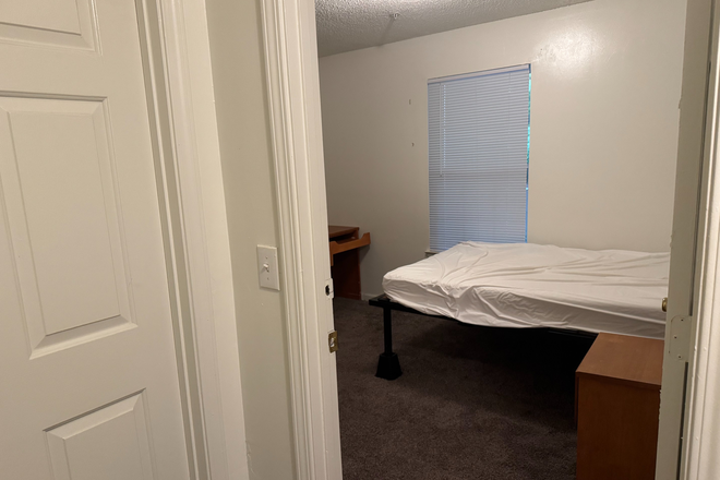 bedroom - University Highlands
