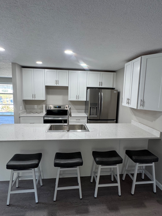 Kitchen - NEW HOUSE - RENT NOW fall26/spring/summer 27