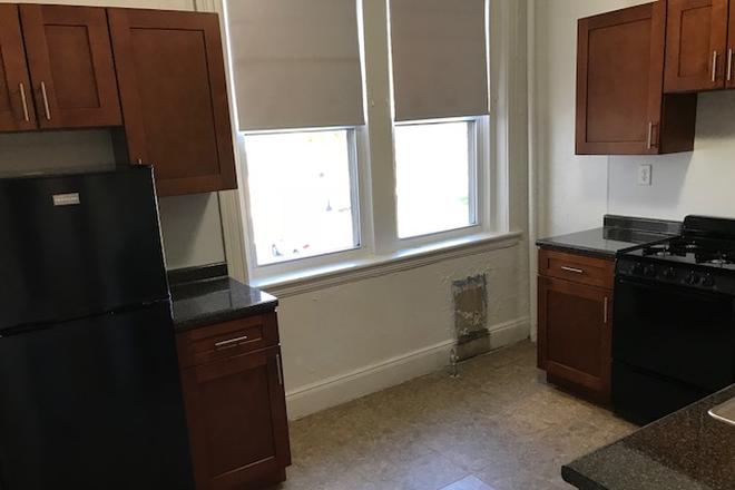 hubrealtyproperties.com - Close to campus, on the BC shuttle bus, large 1 bedroom apartment