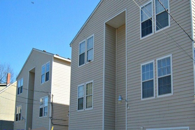 exterior - ODUrent Offers 1409 W 42nd St