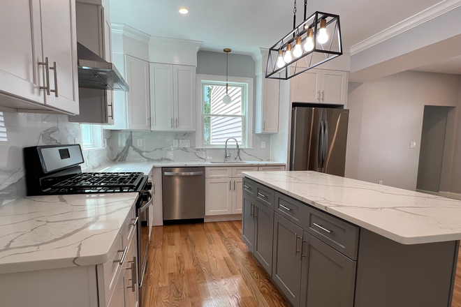 kitchen - Everything included! Private bedroom suite with private bathroom in a single family house