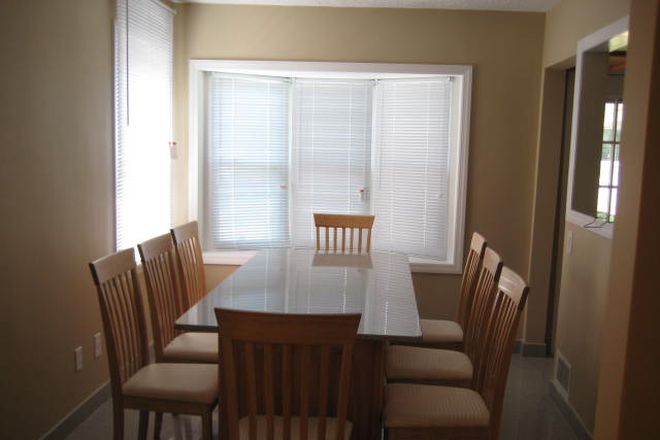 dining room - Large Room 5 minutes away from Hofstra House