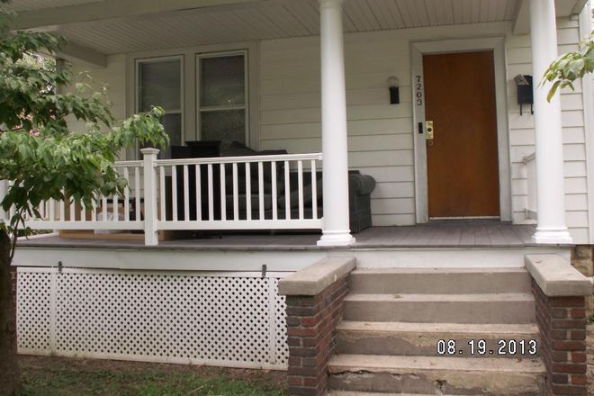 Front Porch Close up - BEST Value in CP!!!   8 Bedrooms   2 Kitchens   Walk to Campus House