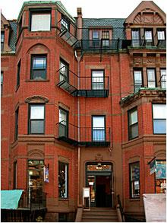visit hubrealtyproperties.com - Newbury St, charming studio apartment, in Back Bay