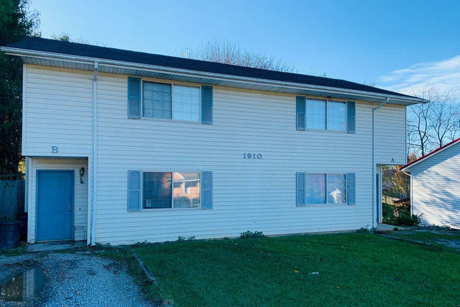  - 3 Bedroom 2 Bath Townhouse
