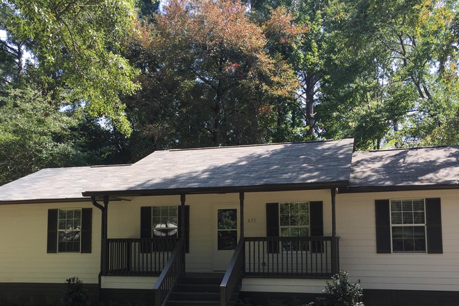Front - Newly Renovated House - Within Walking Distance To Downtown - 4 transit stops