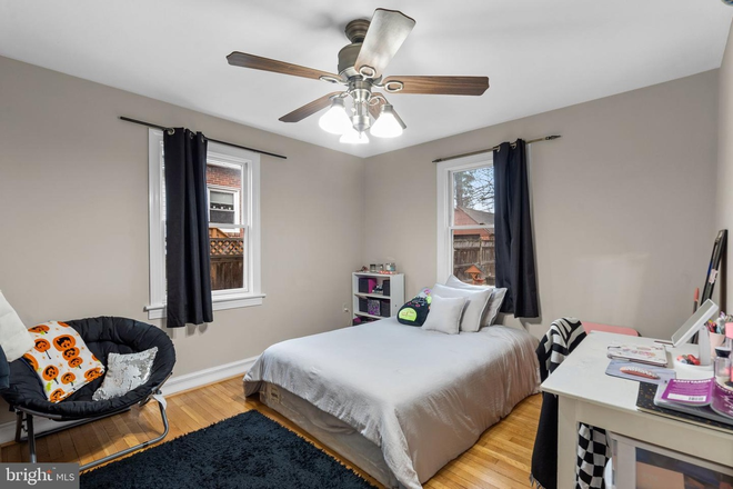 Bedroom - University Blvd - Room available