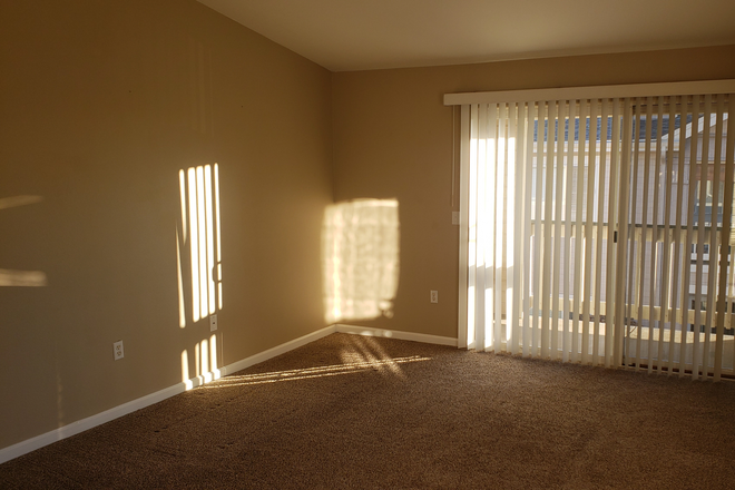 2 - AVAILABLE 6/5: 1146 Opal St. #202 Condo