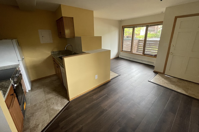 2 - August Preleasing: 1825 Marine St #1 Condo