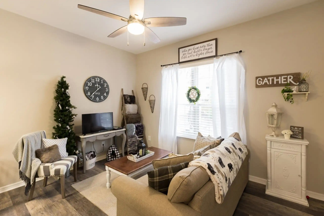 Living Room (NOTE: not furnished) - FIRST MONTH & SECURITY DEPOSIT FREE! - Ansley Terrace close to campus and downtown Apartments