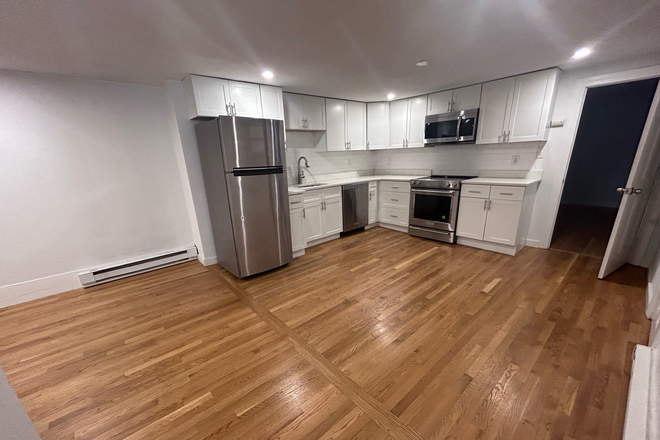 Call NOW for showings! 617-236-8600 - EAST BROADWAY STREET - INCREDIBLE SOUTH BOSTON 2 BED W/ HOT WATER INCLUDED! *AVAIL 9/01/2025* Apartments