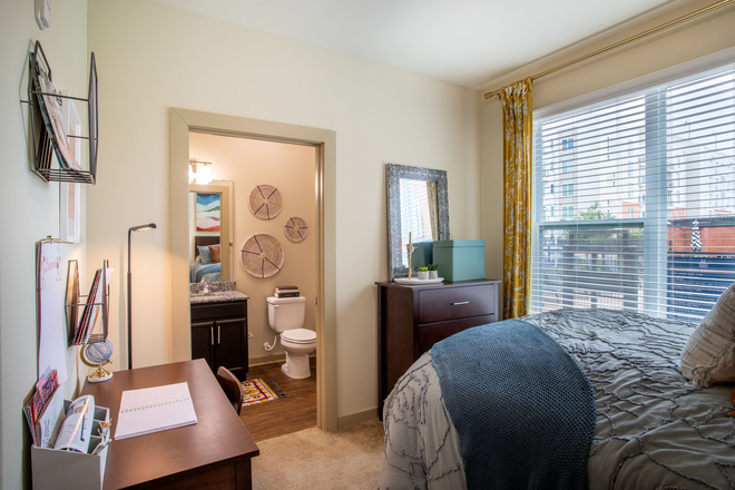 Bedroom - Northpoint Crossing (Spring Sublet) - ONE MONTH FREE