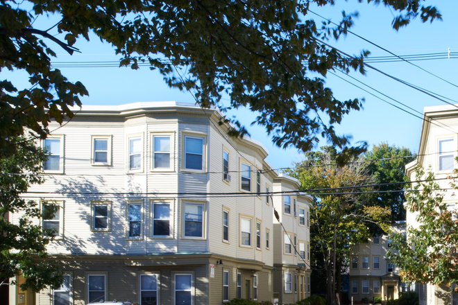Outside view - Beckwith Circle, Harvard Off Campus Housing, Utilities Included