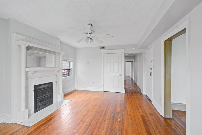 Living Room - 329 W. McMillan St Apartments