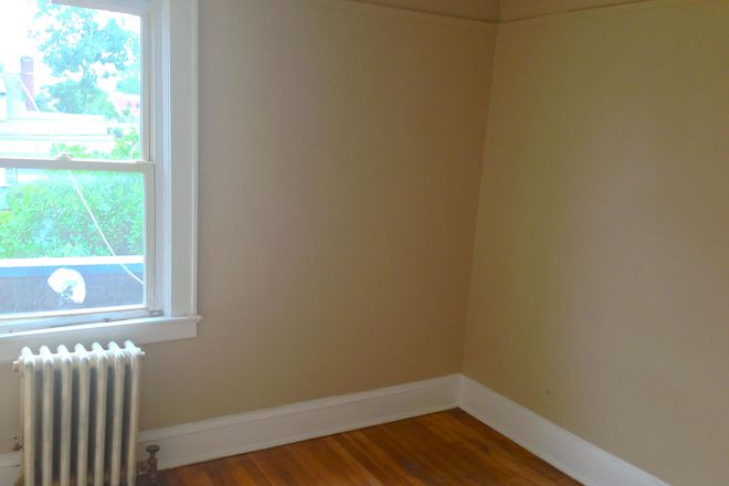 Photo - Walk to Class in Five Minutes House