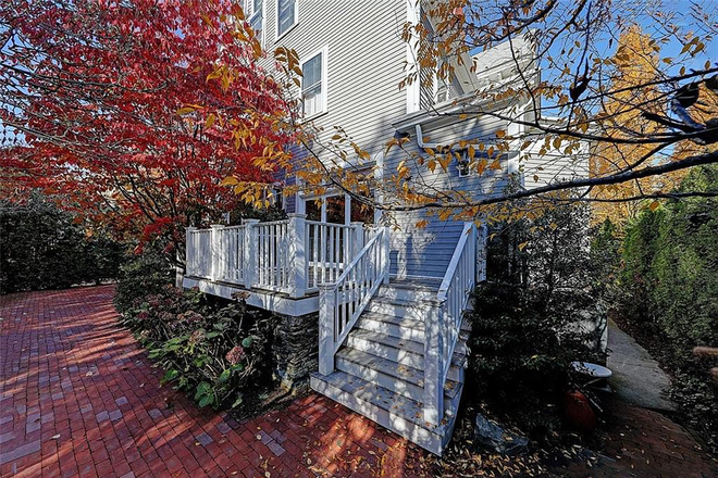 Private deck - 2540 Sq.ft. Home: Luxury turn-key 6-Bdrm furnished, utilities included, 4 minute walk to Brown Univ