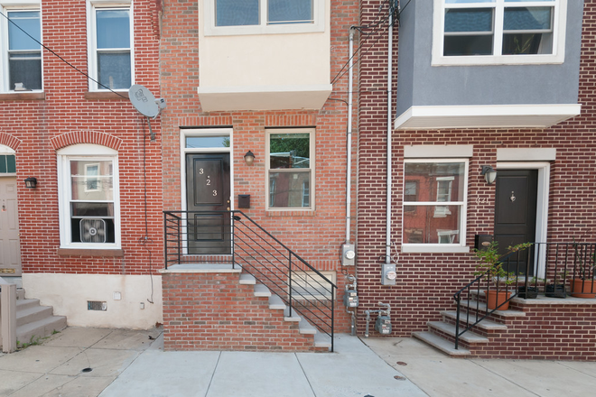 Front of House - 323 N Wiota Street Apartments