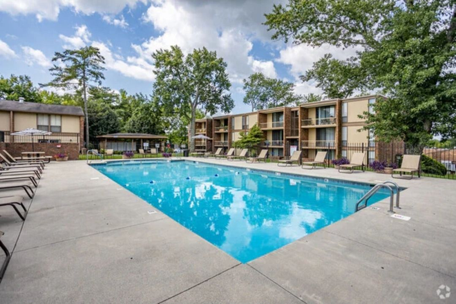 Pool - West Towne Manor Apartments
