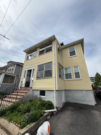 - - TUFTS UNIVERSITY FOUR BEDROOM APARTMENT JUNE 2027
