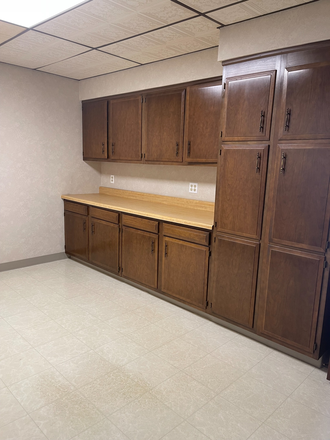 kitchen - Walking distance to UIC Apartments