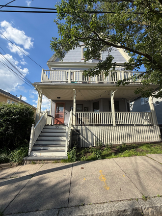 - - CHARMING 4 BED 1 BATH TUFTS UNIVERSITY Apartments