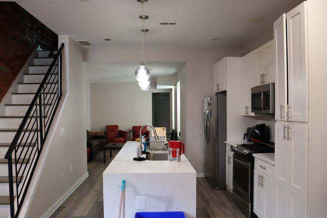 Kitchen - 4 Beds, 3 Baths House, 28 N Preston St
