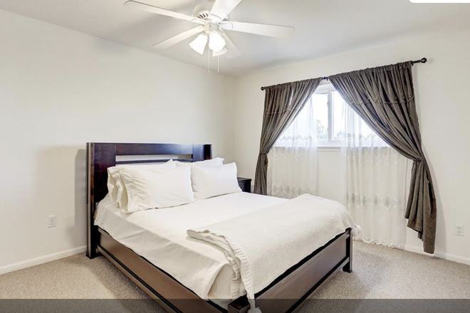 Photo of bedroom - Townhome off Brompton St