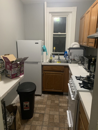 living - 1 SPLIT WITH HEAT/HOT WATER INCLUDED IN PRIME LOCATION, NO BROKER FEE! 9/1/26!!