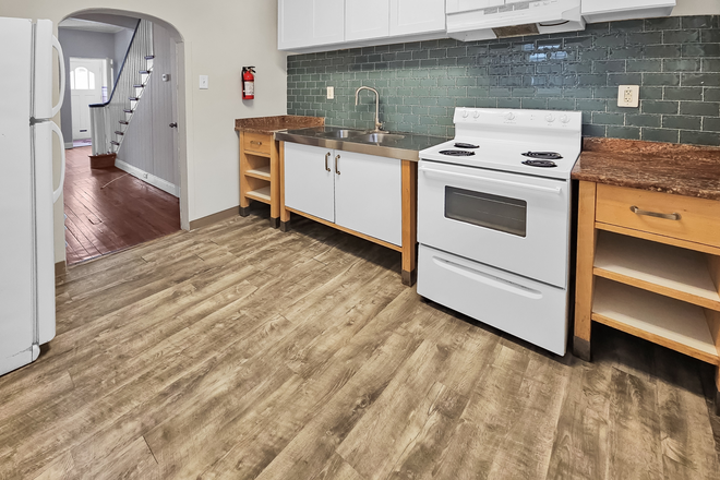 Kitchen large enough for eat-in use. - 2005 Mercy Street, Philadelphia Townhome