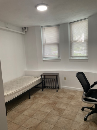 Bedroom - "Private Bedroom" Brighton/Brookline - Step to B, C & D Green line Apartments
