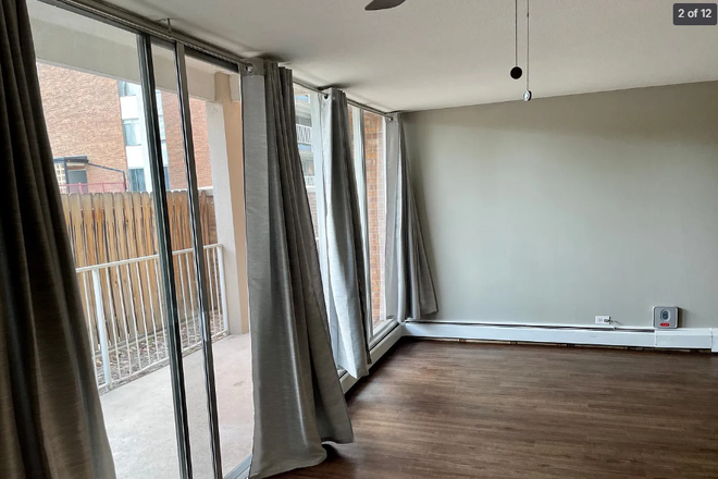 Dining area - Park Mayfair Condominium, 15 minute drive to Anschutz