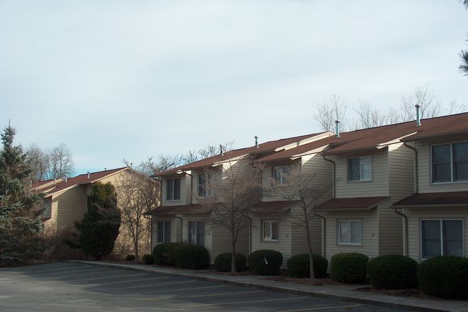 Outside Street View - Stadium On The Green Now Accepting  Waitlist Applications for Fall 2025 Townhome