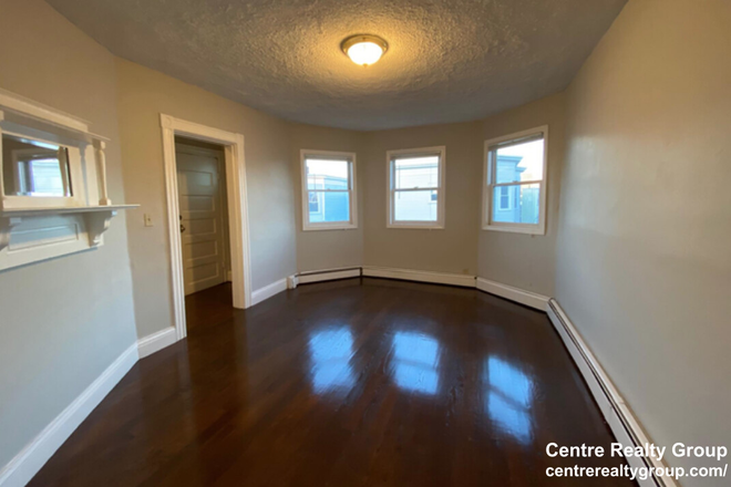 . - *NO BROKERS FEE!* Beautiful view 3 bedroom, 2 bath apartment w/ in-unit laundry