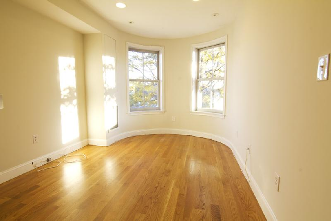 Call NOW for showings! 617-236-8600 - HAMMOND ST - *1/2 FEE!* SOUTH END RENOVATED 3BR/1BA FOR *9/1/2026* W/ IN UNIT LNDRY, DW, A/C! Apartments