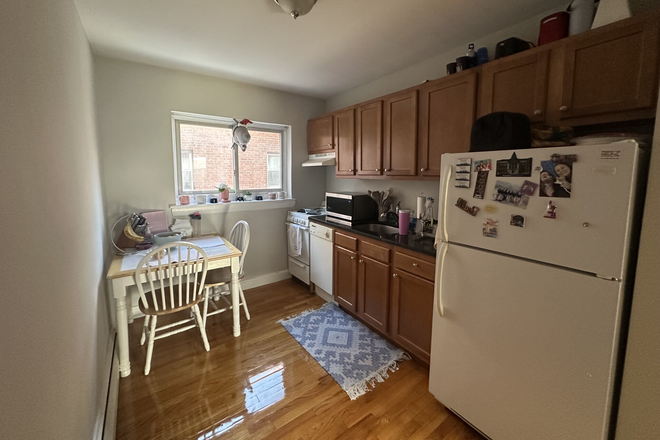 LIVING - 2 BED WITH HEAT AND HOT WATER INCLUDED! 9/1/25! Apartments