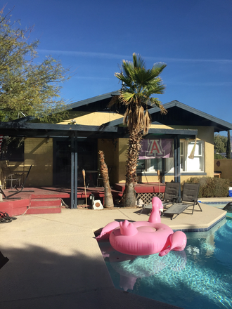 Pool - House (2x1) w/ Guest House (1x1) close to campus w/ POOL, parking, and more!