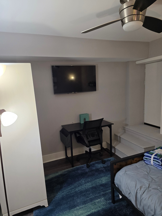 2nd lower level bedroom - Fully furnished and beautiful room with private bathroom in Canton with rooftop - 7 mins from JHU. Townhome