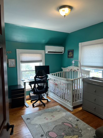 Bedroom that is available to rent - 1 Bedroom Available in 4 Bedroom, 2 Bathroom House – Allston, MA