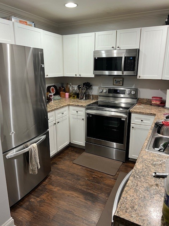 Kitchen - 2 private bed/baths in 3x3 Condo at the Woodlands of CS, on bus route, move in ready!