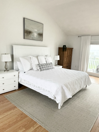Master bedroom - Pt Judith Beach House -Ocean Views, Close to Beach